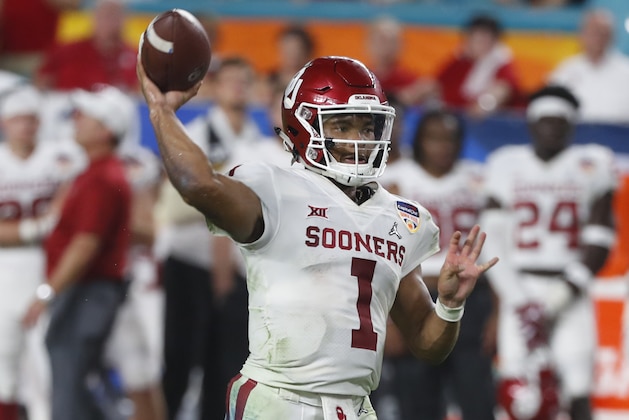 Oklahoma quarterback Kyler Murray (1) looks to pass, during the second half of the Orange Bowl NCAA college football game against Alabama, Saturday, Dec. 29, 2018, in Miami Gardens, Fla. (AP Photo/Wilfredo Lee)