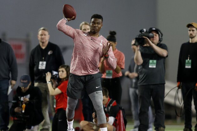 Ohio State quarterback Dwayne Haskins passes during an NFL Pro Day at Ohio State University in Columbus, Ohio, Wednesday, March 20, 2019. (AP Photo/Paul Vernon)
