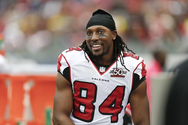 Atlanta Falcons wide receiver Roddy White watches from the sideline in the second half of an NFL football game against the Tennessee Titans Sunday, Oct. 25, 2015, in Nashville, Tenn. (AP Photo/Weston Kenney)
