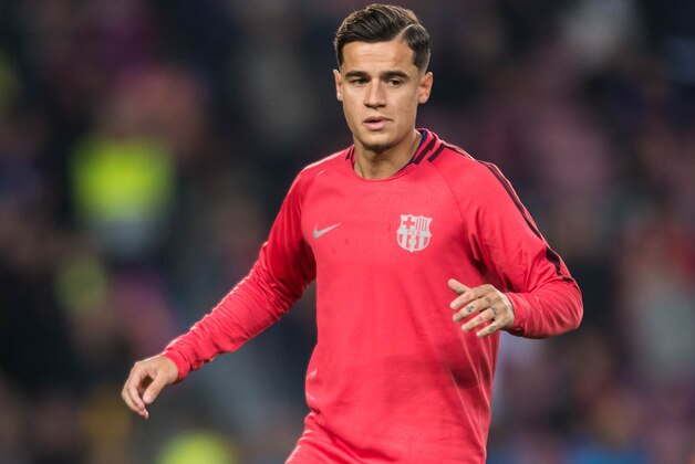 BARCELONA, SPAIN - APRIL 16: Philippe Coutinho of FC Barcelona warms up during the UEFA Champions League Quarter Final second leg match between FC Barcelona and Manchester United at Camp Nou on April 16, 2019 in Barcelona, Spain. (Photo by TF-Images/Getty Images)