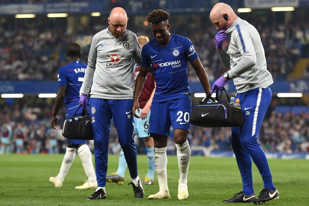 LONDON, ENGLAND - APRIL 22: Callum Hudson-Odoi of Chelsea leaves the pitch injured during the Premier League match between Chelsea FC and Burnley FC at Stamford Bridge on April 22, 2019 in London, United Kingdom. (Photo by Harriet Lander/Copa/Getty Images) LONDON, ENGLAND - APRIL 22: Callum Hudson-Odoi of Chelsea leaves the pitch injured during the Premier League match between Chelsea FC and Burnley FC at Stamford Bridge on April 22, 2019 in London, United Kingdom. (Photo by Harriet Lander/Copa/Getty Images)
