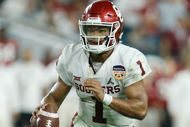 MIAMI, FL - DECEMBER 29:  Kyler Murray #1 of the Oklahoma Sooners scrambles with the ball against the Alabama Crimson Tide during the College Football Playoff Semifinal at the Capital One Orange Bowl at Hard Rock Stadium on December 29, 2018 in Miami, Florida.  (Photo by Michael Reaves/Getty Images)
