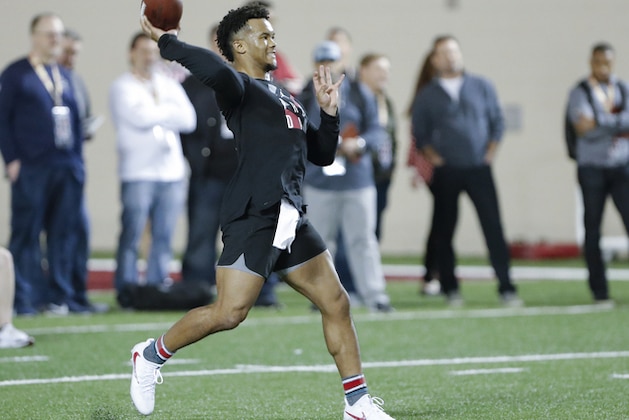 Oklahoma football quarterback Kyler Murray goes through passing drills at the Oklahoma NFL Pro Day in Norman, Okla., Wednesday, March 13, 2019. (AP Photo/Alonzo Adams)