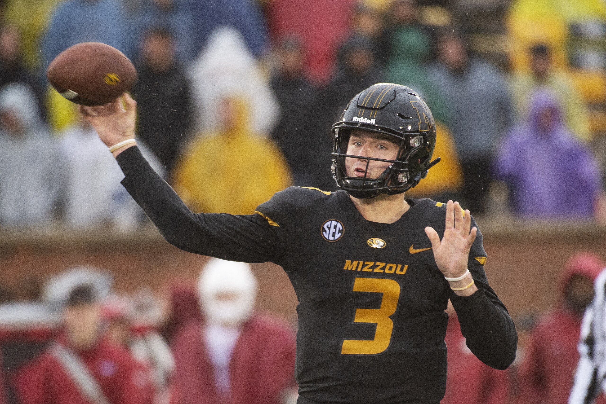Missouri quarterback Drew Lock throws the ball during the first half of an NCAA college football game against Arkansas Friday, Nov. 23, 2018, in Columbia, Mo. (AP Photo/L.G. Patterson)