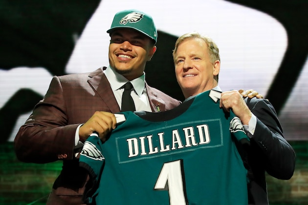 NASHVILLE, TENNESSEE - APRIL 25:  Andre Dillard of Washington State poses with NFL Commissioner Roger Goodell after being chosen #22  overall by the Philadelphia Eagles during the first round of the 2019 NFL Draft on April 25, 2019 in Nashville, Tennessee. (Photo by Andy Lyons/Getty Images)