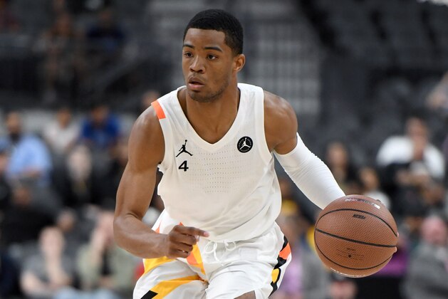 LAS VEGAS, NEVADA - APRIL 20:  Cassius Stanley #4 brings the ball up the court during the Jordan Brand Classic boys high school all-star basketball game at T-Mobile Arena on April 20, 2019 in Las Vegas, Nevada.  (Photo by Ethan Miller/Getty Images)