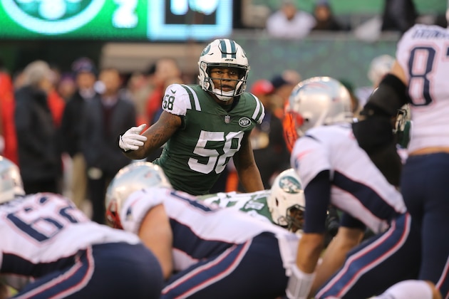 EAST RUTHERFORD, NEW JERSEY - NOVEMBER 25: Linebacker Darron Lee #58 of the New York Jets in action against The New England Patriots during their game at MetLife Stadium on November 25, 2018 in East Rutherford, New Jersey. (Photo by Al Pereira/Getty Images)