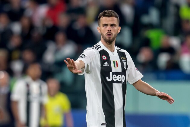 TURIN, ITALY - APRIL 16: Miralem Pjanic of Juventus Turin gestures during the UEFA Champions League Quarter Final second leg match between Juventus and Ajax at Juventus Stadium on April 16, 2019 in Turin, Italy. (Photo by TF-Images/Getty Images)