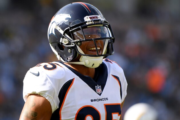 CARSON, CA - NOVEMBER 18:  Chris Harris #25 of the Denver Broncos reacts to a defensive stop on third down against the Los Angeles Chargers at StubHub Center on November 18, 2018 in Carson, California.  (Photo by Harry How/Getty Images)