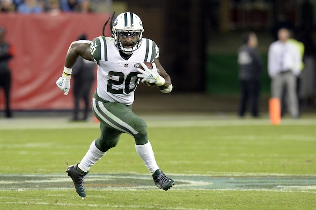 FILE - In this Dec. 2, 2018, file photo, New York Jets running back Isaiah Crowell carries the ball against the Tennessee Titans in the second half of an NFL football game, in Nashville, Tenn. The Jets have released running back Isaiah Crowell, an expected move after the team agreed to terms early Wednesday morning, March 13, 2019, with Le'Veon Bell.(AP Photo/Mark Zaleski, File)
