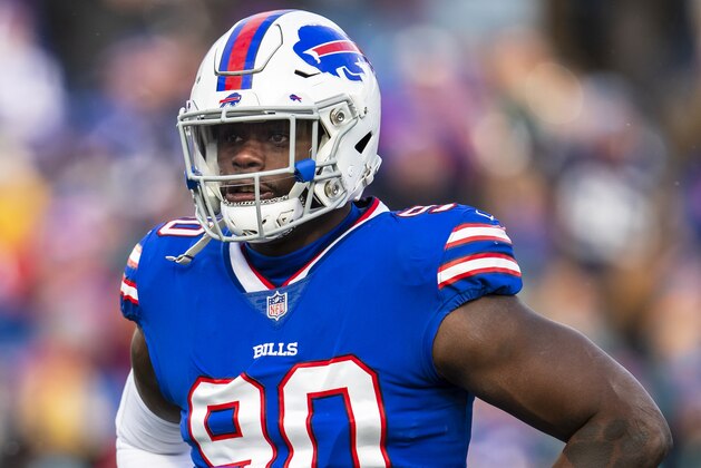 ORCHARD PARK, NY - DECEMBER 30:  Shaq Lawson #90 of the Buffalo Bills celebrates causing a turnover during the second quarter against the Miami Dolphins at New Era Field on December 30, 2018 in Orchard Park, New York. Buffalo defeats Miami 42-17. (Photo by Brett Carlsen/Getty Images)