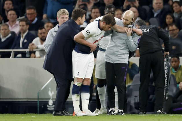(L-R) Tottenham Hotspur FC coach Mauricio Pochettino, Jan Vertonghen of Tottenham Hotspur FC during the UEFA Champions League semi final match between Tottenham Hotspur  FC and Ajax Amsterdam at the Tottenham Hotspur stadium on April 30, 2019 in London, United Kingdom(Photo by VI Images via Getty Images)