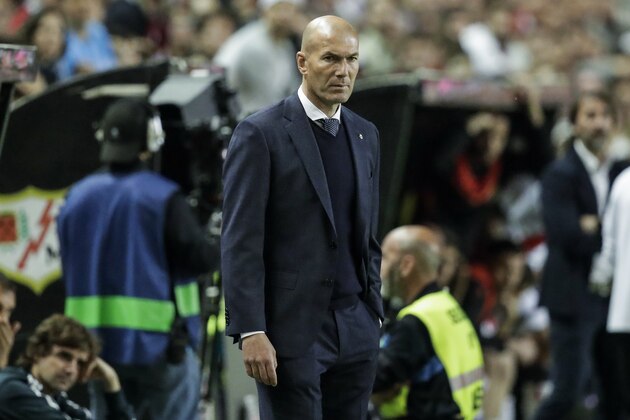 , SPAIN - APRIL 28: coach Zinedine Zidane of Real Madrid during the La Liga Santander  match between Rayo Vallecano v Real Madrid on April 28, 2019 (Photo by David S. Bustamante/Soccrates/Getty Images)