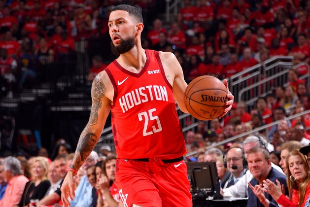 HOUSTON, TX - MAY 4 : Austin Rivers #25 of the Houston Rockets handles the ball during the game against the Golden State Warriors during Game Three of the Western Conference SemiFinals of the 2019 NBA Playoffs on May 4, 2019 at the Toyota Center in Houston, Texas. NOTE TO USER: User expressly acknowledges and agrees that, by downloading and or using this photograph, User is consenting to the terms and conditions of the Getty Images License Agreement. Mandatory Copyright Notice: Copyright 2019 NBAE (Photo by Bill Baptist/NBAE via Getty Images)