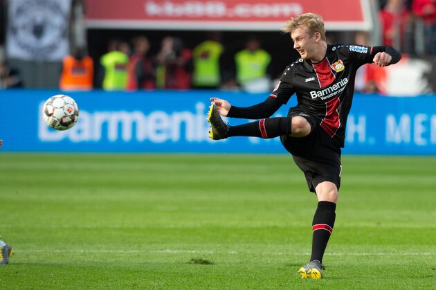 LEVERKUSEN, GERMANY - MAY 05: Julian Brandt of Bayer 04 Leverkusen controls the ball during the Bundesliga match between Bayer 04 Leverkusen and Eintracht Frankfurt at BayArena on May 5, 2019 in Leverkusen, Germany. (Photo by TF-Images/Getty Images)