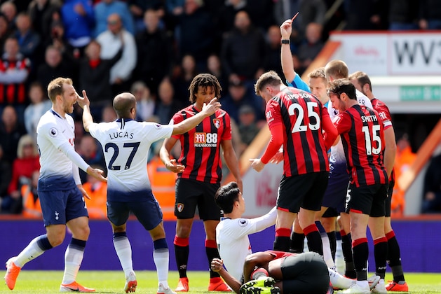 BOURNEMOUTH, ENGLAND - MAY 04: Heung-Min Son of Tottenham Hotspur is shown a red card by referee Craig Pawson during the Premier League match between AFC Bournemouth and Tottenham Hotspur at Vitality Stadium on May 04, 2019 in Bournemouth, United Kingdom. (Photo by Warren Little/Getty Images)