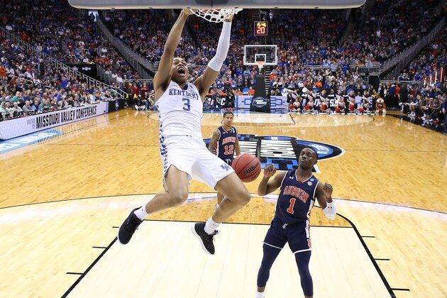 KANSAS CITY, MISSOURI - MARCH 31: Keldon Johnson #3 of the Kentucky Wildcats dunks the ball against the Auburn Tigers during the 2019 NCAA Basketball Tournament Midwest Regional at Sprint Center on March 31, 2019 in Kansas City, Missouri. (Photo by Christian Petersen/Getty Images)
