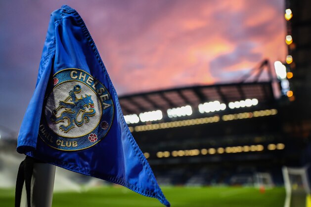 LONDON, ENGLAND - JANUARY 27: A sunset behind the corner flag inside the stadium ahead the FA Cup Fourth Round match between Chelsea and Sheffield Wednesday at Stamford Bridge on January 27, 2019 in London, United Kingdom. (Photo by Catherine Ivill/Getty Images)