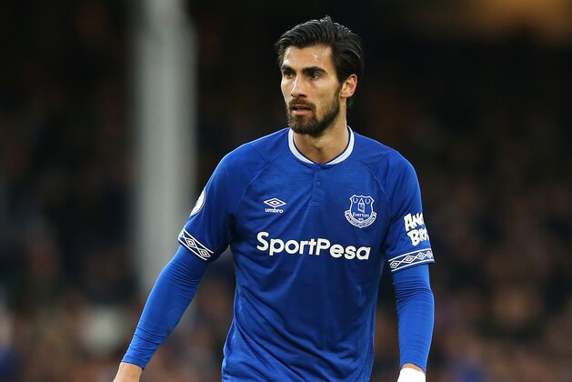 LIVERPOOL, ENGLAND - MARCH 17: Andre Gomes of Everton FC looks on during the Premier League match between Everton FC and Chelsea FC at Goodison Park on March 17, 2019 in Liverpool, United Kingdom. (Photo by Alex Livesey/Getty Images)