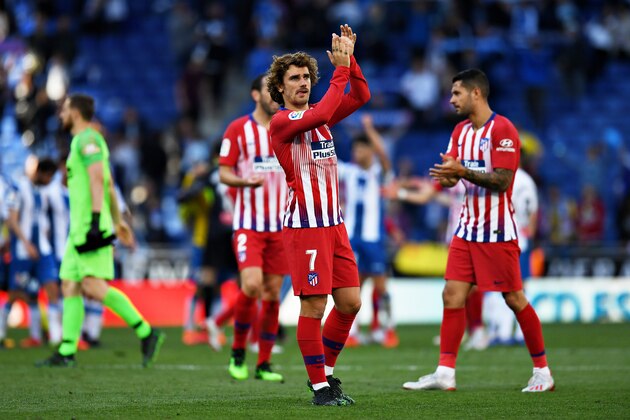 BARCELONA, SPAIN - MAY 04: Antoine Griezmann of Club Atletico de Madrid applauds the crowd after the La Liga match between RCD Espanyol and  Club Atletico de Madrid at RCDE Stadium on May 04, 2019 in Barcelona, Spain. (Photo by Alex Caparros/Getty Images)