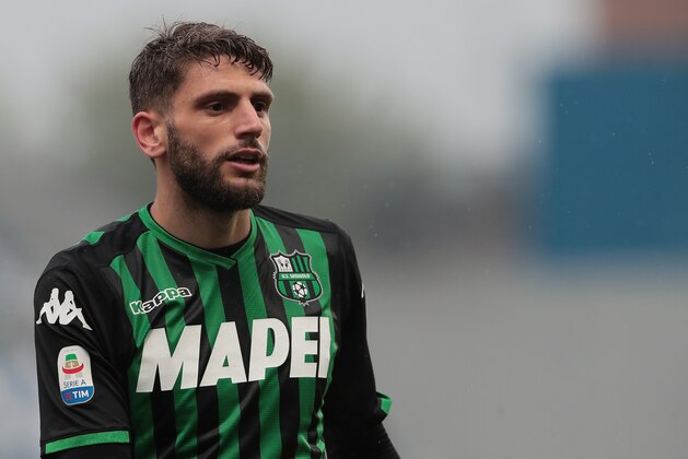 REGGIO NELL'EMILIA, ITALY - APRIL 14:  Domenico Berardi of US Sassuolo looks on during the Serie A match between US Sassuolo and Parma Calcio at Mapei Stadium - Citta' del Tricolore on April 14, 2019 in Reggio nell'Emilia, Italy.  (Photo by Emilio Andreoli/Getty Images)