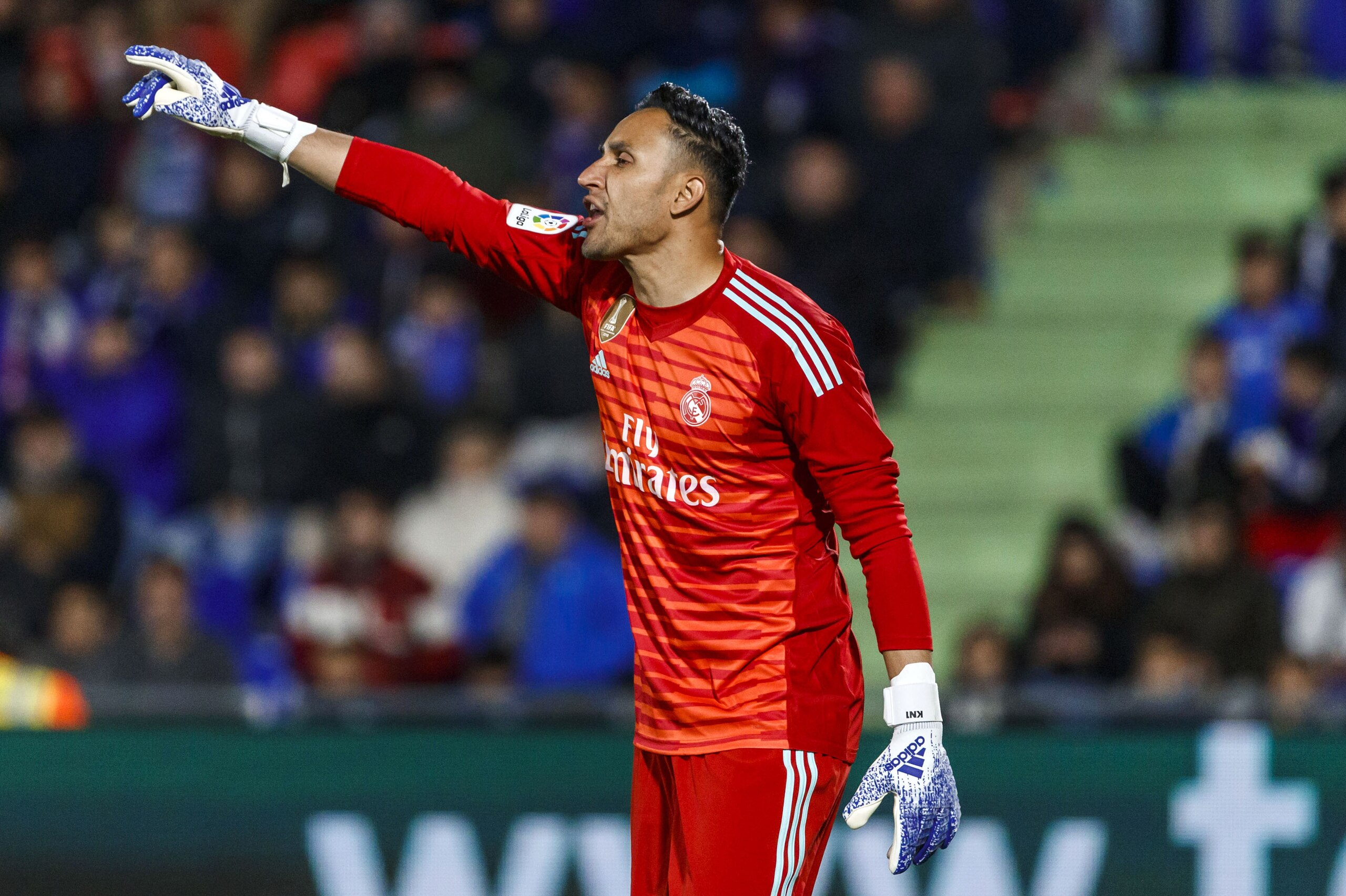 GETAFE, SPAIN - APRIL 25: Goalkeeper Keylor Navas of Real Madrid gestures during the La Liga match between FC Getafe and Real Madrid at Wanda Metropolitano on April 25, 2019 in Getafe, Spain. (Photo by TF-Images/Getty Images)