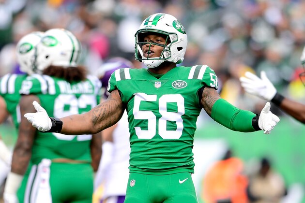 EAST RUTHERFORD, NJ - OCTOBER 21:  Darron Lee #58 of the New York Jets reacts against the Minnesota Vikings at MetLife Stadium on October 21, 2018 in East Rutherford, New Jersey. The Vikings defeated the Jets 37-17.  (Photo by Steven Ryan/Getty Images)