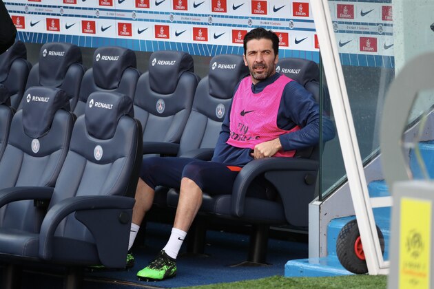 PARIS, FRANCE - MAY 04: Gianluigi Buffon of Paris Saint-Germain reacts during the Ligue 1 match between Paris Saint-Germain (PSG) and OGC Nice at Parc des Princes on May 4, 2019 in Paris, France.  (Photo by Xavier Laine/Getty Images)