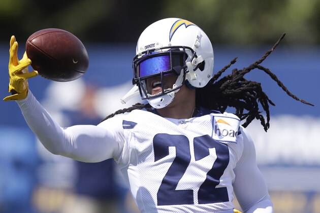 Los Angeles Chargers' Jason Verrett catches a pass during practice at the NFL football team's minicamp Thursday,June 14, 2018, in Costa Mesa, Calif. (AP Photo/Chris Carlson)