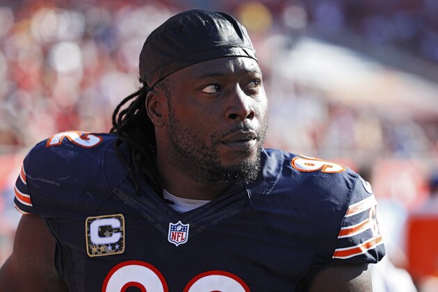 TAMPA, FL - NOVEMBER 13: Pernell McPhee #92 of the Chicago Bears looks on during the game against the Tampa Bay Buccaneers at Raymond James Stadium on November 13, 2016 in Tampa, Florida. The Bucs defeated the Bears 36-10. (Photo by Joe Robbins/Getty Images)