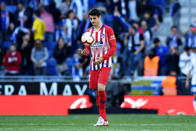 BARCELONA, SPAIN - MAY 04: Alvaro Morata of Club Atletico de Madrid looks dejected after seeing his side concede a third goal during the La Liga match between RCD Espanyol and  Club Atletico de Madrid at RCDE Stadium on May 04, 2019 in Barcelona, Spain. (Photo by Alex Caparros/Getty Images)