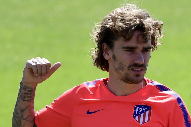 Atletico Madrid's French forward Antoine Griezmann attends a training session at the club's training ground in Majadahonda outside of Madrid on May 16, 2019. - Griezmann's decision to leave Atletico Madrid has plunged the club into chaos and fired the starting gun for a summer scramble among Europe's elite. (Photo by JAVIER SORIANO / AFP)        (Photo credit should read JAVIER SORIANO/AFP/Getty Images)