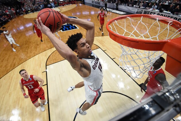 ANAHEIM, CALIFORNIA - MARCH 30: Brandon Clarke #15 of the Gonzaga Bulldogs dunks the ball against the Texas Tech Red Raiders during the second half of the 2019 NCAA Men's Basketball Tournament West Regional at Honda Center on March 30, 2019 in Anaheim, California. (Photo by Sean M. Haffey/Getty Images)