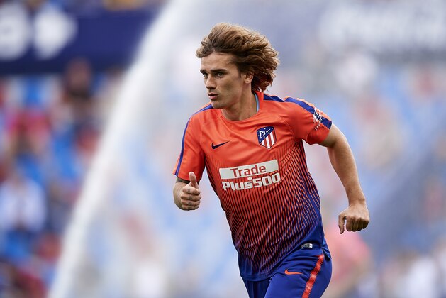 VALENCIA, SPAIN - MAY 19: Antoine Griezmann of Club Atletico de Madrid looks on prior the La Liga match between Levante UD and  Club Atletico de Madrid at Ciutat de Valencia on May 19, 2019 in Valencia, Spain. (Photo by Quality Sport Images/Getty Images)