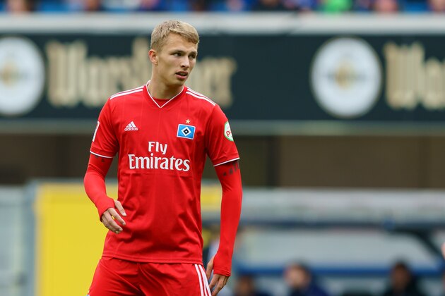 PADERBORN, GERMANY - MAY 12: Jann-Fiete Arp of Hamburger SV looks on during the Second Bundesliga match between SC Paderborn 07 and Hamburger SV at Benteler Arena on May 12, 2019 in Paderborn, Germany. (Photo by TF-Images/Getty Images)