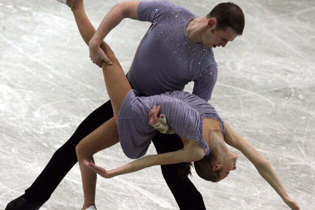 Bridget Namiotka and John Coughlin from the United States perform during ISU Junior Grand Prix of Figure Skating Final 2006/07  in the Bulgarian, capital Sofia, Friday, Dec. 8, 2006. (AP Photo)