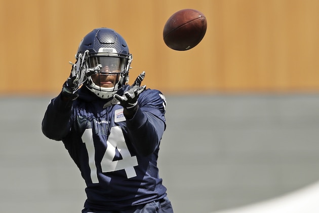 Seattle Seahawks rookie wide receiver DK Metcalf makes a catch during NFL football rookie minicamp Friday, May 3, 2019, in Renton, Wash. (AP Photo/Ted S. Warren)