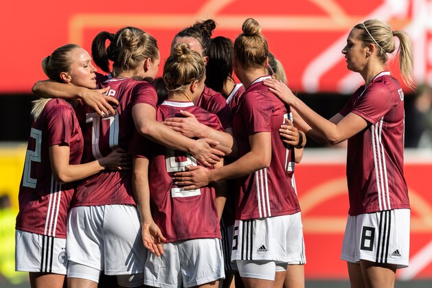 PADERBORN, GERMANY - APRIL 09: Alexandra Popp of Germany celebrates with team mates after scoring her team's first goal during the Women's International Friendly match  between Germany and Japan at Benteler Arena on April 09, 2019 in Paderborn, Germany. (Photo by Boris Streubel/Getty Images)