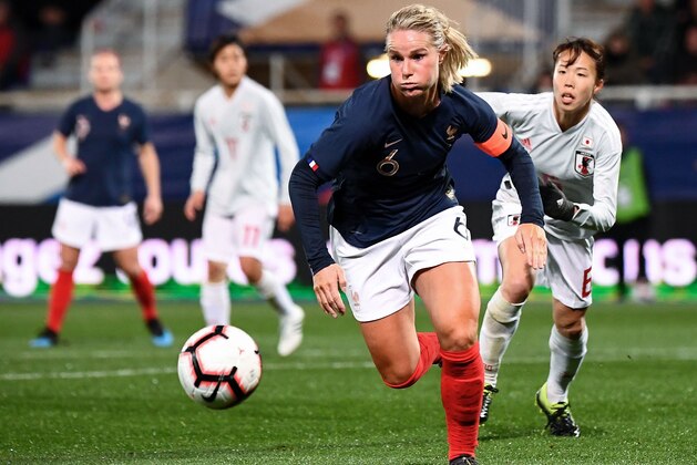 France's midfielder Amandine Henry controls the ball during the FIFA international friendly football match between France and Japan at the Abbe-Deschamps Stadium in Auxerre, on April 4, 2019. (Photo by FRANCK FIFE / AFP)        (Photo credit should read FRANCK FIFE/AFP/Getty Images)