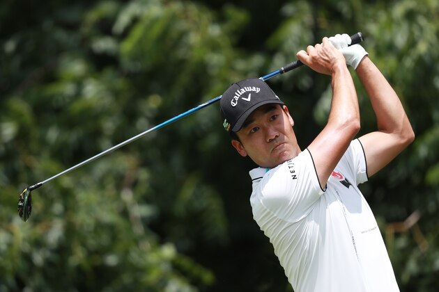 FORT WORTH, TEXAS - MAY 25:  Kevin Na of the United States plays his shot from the sixth tee during the third round of the Charles Schwab Challenge at Colonial Country Club on May 25, 2019 in Fort Worth, Texas. (Photo by Tom Pennington/Getty Images)