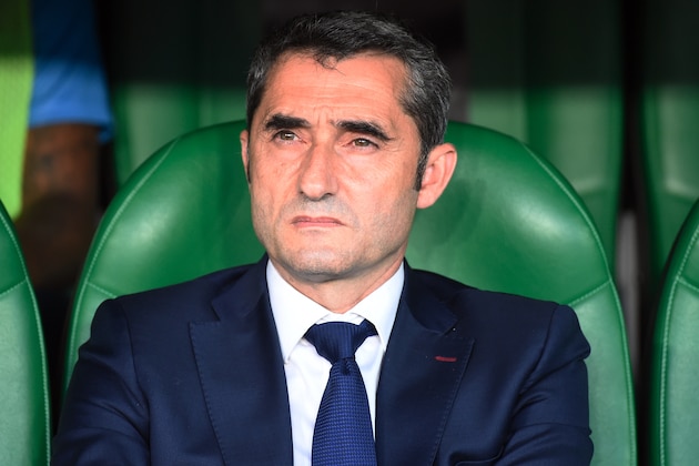 Barcelona's Spanish coach Ernesto Valverde looks on before the 2019 Spanish Copa del Rey (King's Cup) final football match between Barcelona and Valencia on May 25, 2019 at the Benito Villamarin stadium in Sevilla. (Photo by JOSE JORDAN / AFP)        (Photo credit should read JOSE JORDAN/AFP/Getty Images)