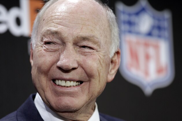 FILE - In this Feb. 2, 2011 file photo, NFL Hall of Fame quarterback Bart Starr smiles during an NFL football news conference in Dallas.  Bart Starr Jr. said Monday, Dec. 8, 2014 that his father is making slow, but steady progress after recently suffering two strokes, a heart attack and seizures. The 80-year-old Starr played for the Packers from 1956 to 1971.  (AP Photo/David J. Phillip, File)