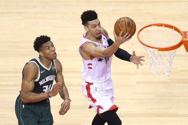 TORONTO, ONTARIO - MAY 21: Danny Green #14 of the Toronto Raptors shoots the ball against Giannis Antetokounmpo #34 of the Milwaukee Bucks during the first half in game four of the NBA Eastern Conference Finals at Scotiabank Arena on May 21, 2019 in Toronto, Canada. NOTE TO USER: User expressly acknowledges and agrees that, by downloading and or using this photograph, User is consenting to the terms and conditions of the Getty Images License Agreement. (Photo by Claus Andersen/Getty Images)
