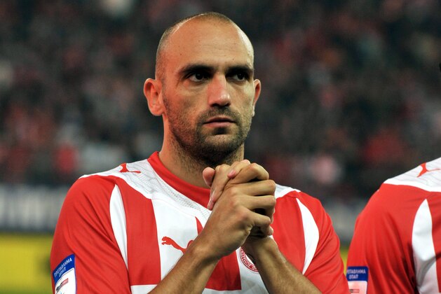 PIRAEUS, GREECE - NOVEMBER 29:  Raul Bravo of Olympiacos F.C. during the Super League match between Olympiacos F.C. and Panathinaikos FC held on November 29, 2009 at the Karaiskakis Stadium, in Piraeus, Greece. (Photo by Louisa Gouliamaki/EuroFootball/Getty Images)