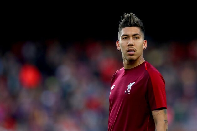 BARCELONA, SPAIN - MAY 01: Roberto Firmino of Liverpool warms up ahead of the UEFA Champions League Semi Final first leg match between Barcelona and Liverpool at the Nou Camp on May 01, 2019 in Barcelona, Spain. (Photo by Chloe Knott - Danehouse/Getty Images)