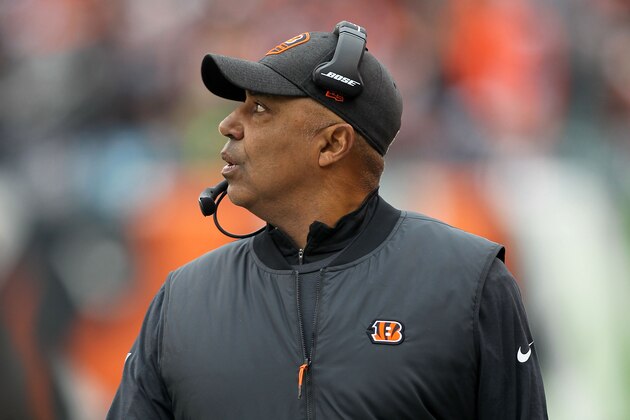 CINCINNATI, OH - DECEMBER 16:  Head coach Marvin Lewis of the Cincinnati Bengals walks on the sideline during the second quarter of the game against the Oakland Raiders at Paul Brown Stadium on December 16, 2018 in Cincinnati, Ohio. (Photo by John Grieshop/Getty Images)