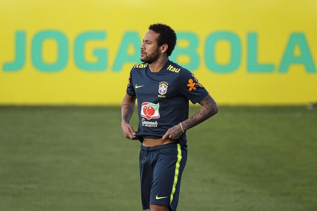 TERESOPOLIS, BRAZIL - MAY 28: Neymar Jr looks on during a training session of the Brazilian national football team at the squad's Granja Comary training complex on May 28, 2019 in Teresopolis, Brazil. (Photo by Buda Mendes/Getty Images)