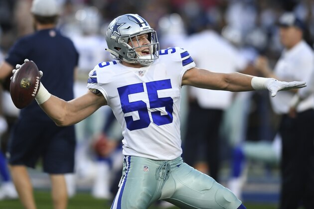 LOS ANGELES, CA - JANUARY 12: Dallas Cowboys outside linebacker Leighton Vander Esch #55 warms up before playing the Los Angeles Rams at Los Angeles Memorial Coliseum on January 12, 2019 in Los Angeles, California. (Photo by John McCoy/Getty Images)