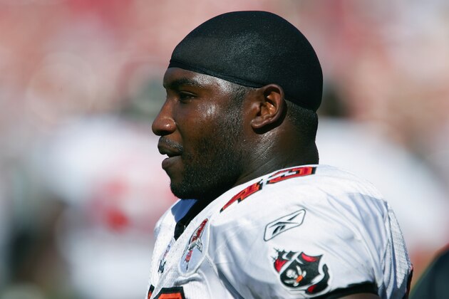 SAN FRANCISCO, CA - OCTOBER 30:  Jameel Cook #43 of the Tampa Bay Buccaneers stands on the field during the NFL game with the San Francisco 49ers at the Monster Park on October 30, 2005 in San Francisco, California.  The 49ers won 15-10. (Photo by Robert Laberge/Getty Images)