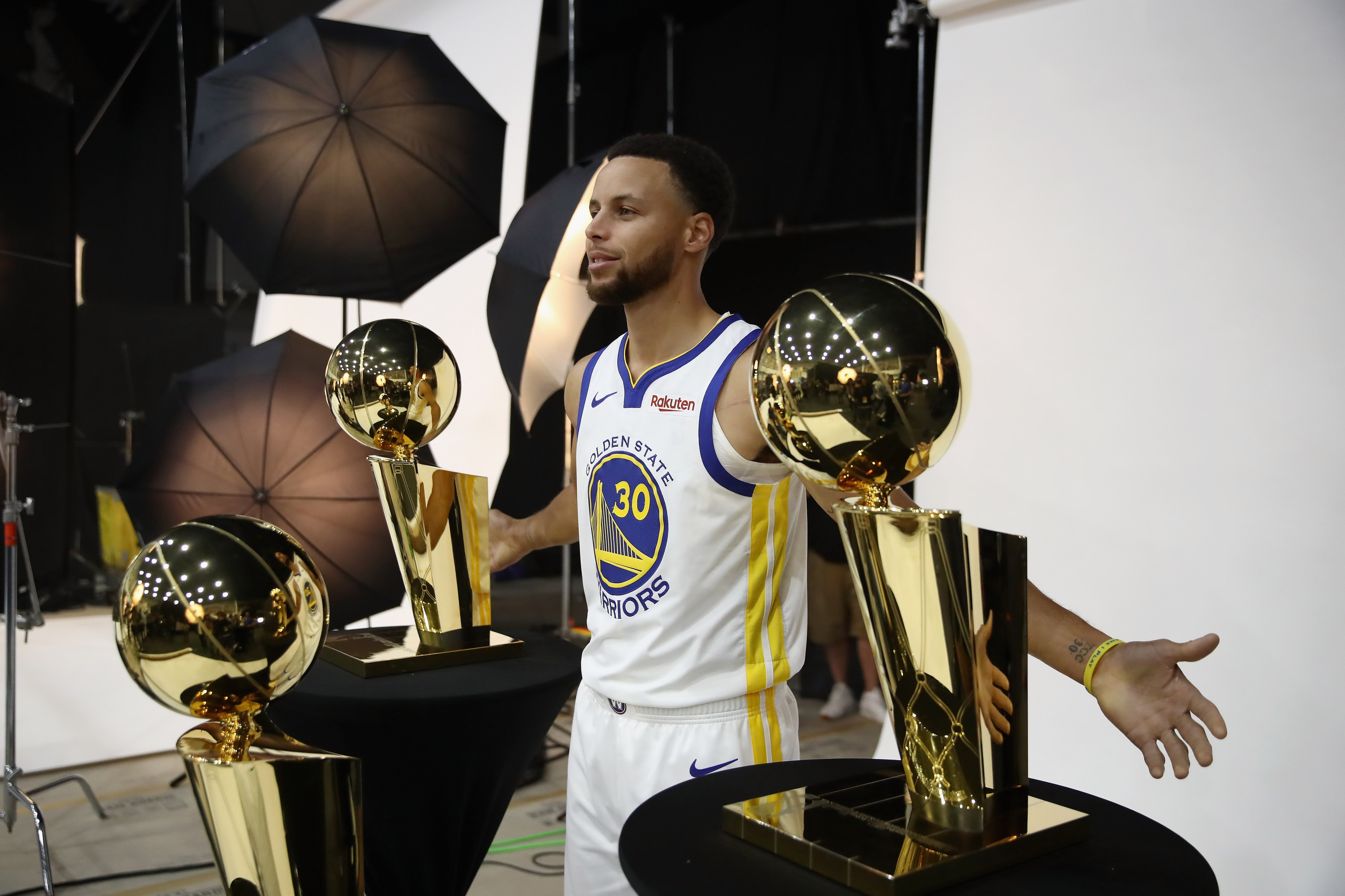 Warriors' Steph Curry Says He's Not Chasing Finals MVP: 'Can